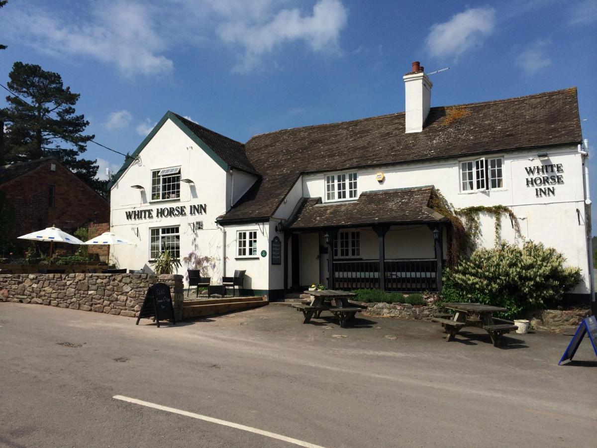 White Horse Inn Pulverbatch シュルーズベリー エクステリア 写真