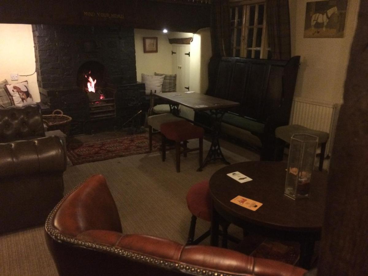 White Horse Inn Pulverbatch Church Pulverbatch エクステリア 写真